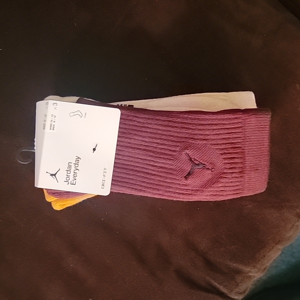 COPY - Unisex Nike Jump man Crew socks,size Men 8-12, Wmn 10-13 color rust,tan,…